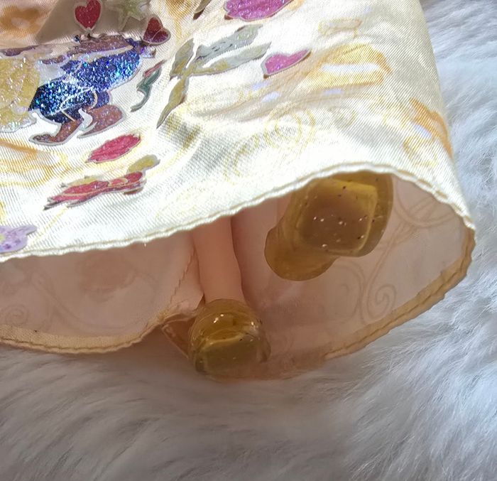 Poupée disney  belle de la belle et la bête en très bon état - photo numéro 2