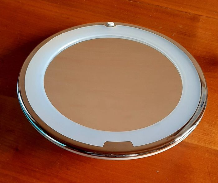 Miroir grossissant lumineux neuf - photo numéro 6