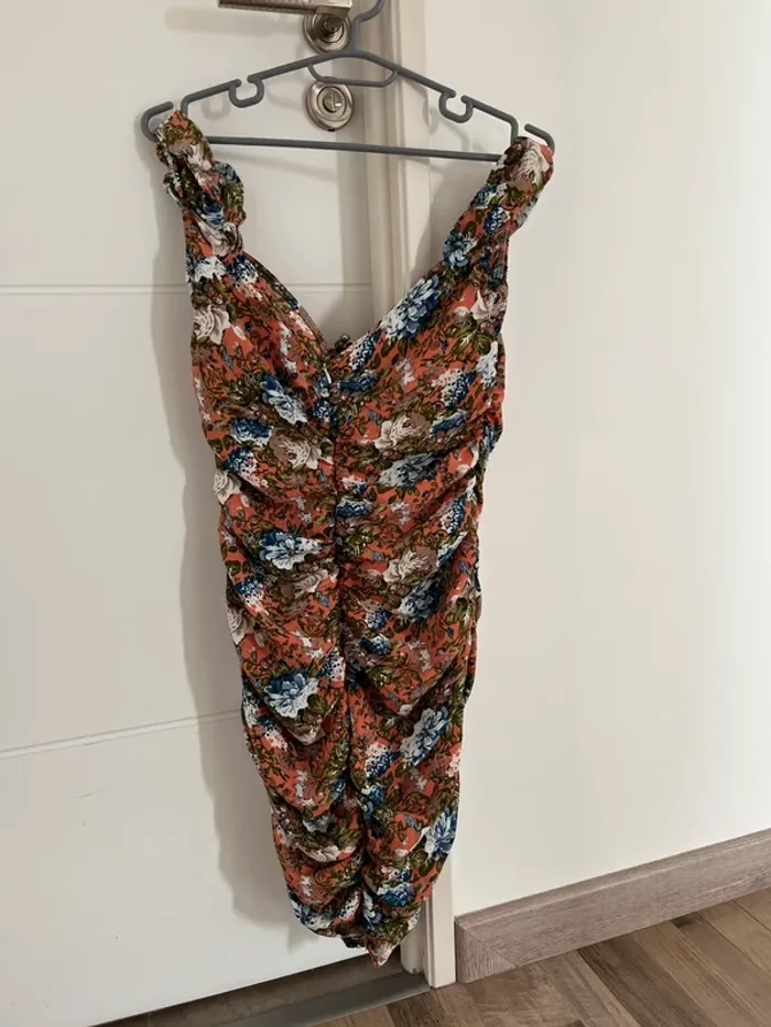 Robe fleurie - photo numéro 2