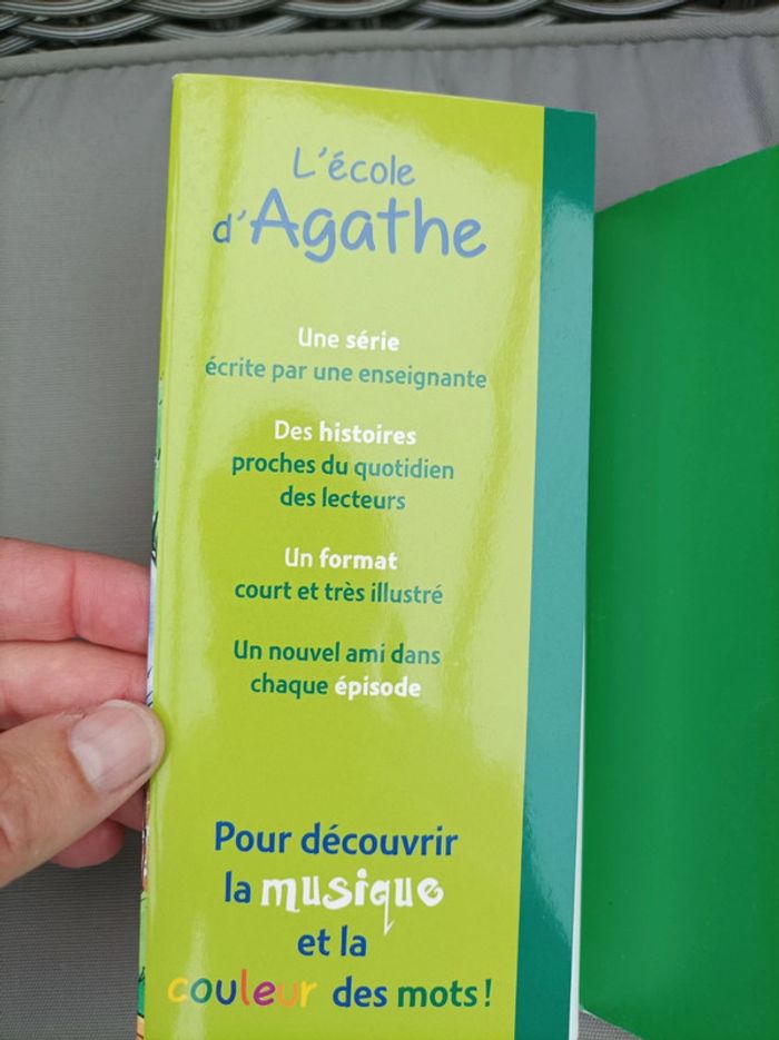 Livre d'aventures pour jeunes lecteurs dinosaures - photo numéro 3