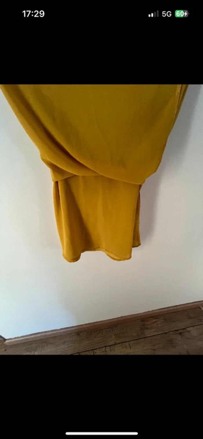 Top jaune moutarde col V avec liseré dentelle – Taille unique - photo numéro 4