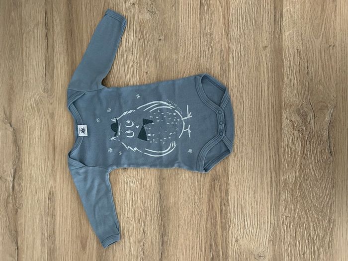 Lot 4 bodies bébé fille taille 3 mois Petit Bateau, Tape à l’œil, Kiabi - photo numéro 2