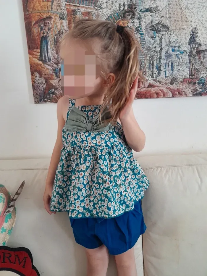 Tee-shirt fleuri 2 ans