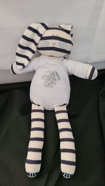 Doudou tissu Lapin Rayures T shirt bleu - PETIT BATEAU - H 25 cm