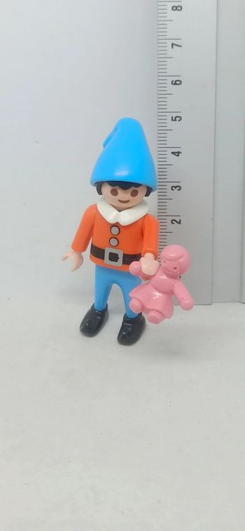Garçon enfant lutin avec bonnet bleu et haut orange playmobil
