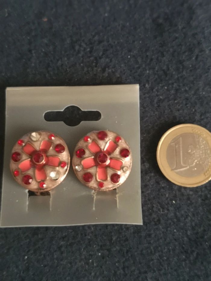 Clips vintage à strass rouges - photo numéro 3