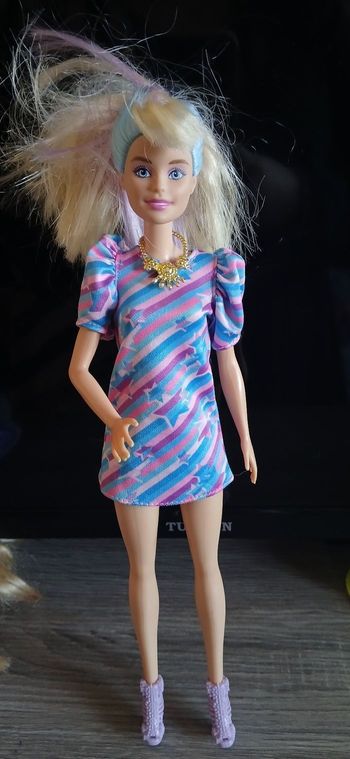 Barbie cheveux couleur