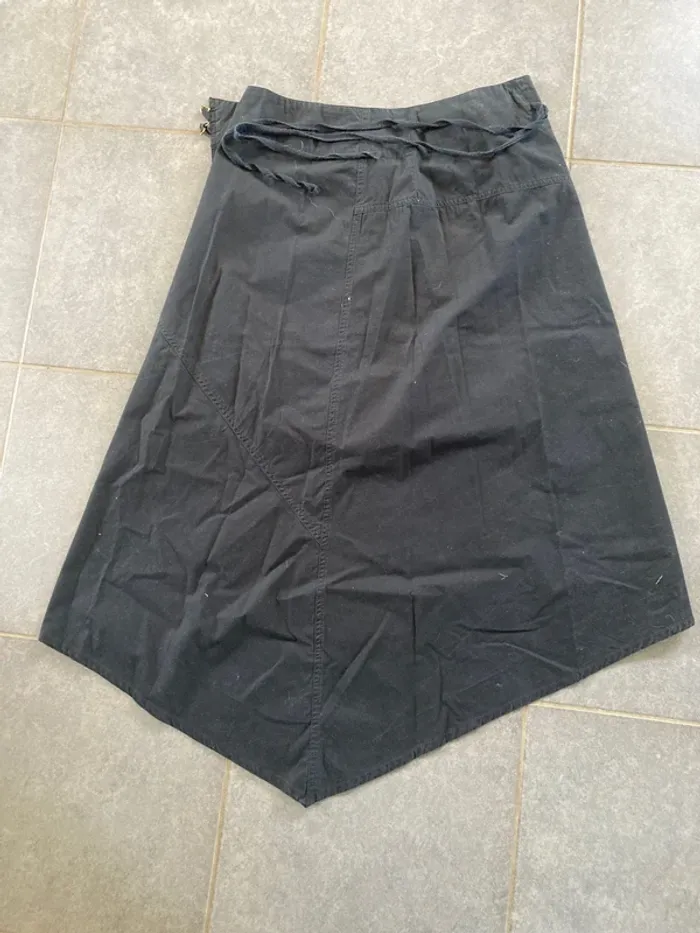 Jupe porte feuille asymétrique