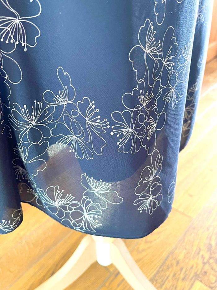 Sublime jupe fluide noir à léger motif fleur neuve H&M - photo numéro 11