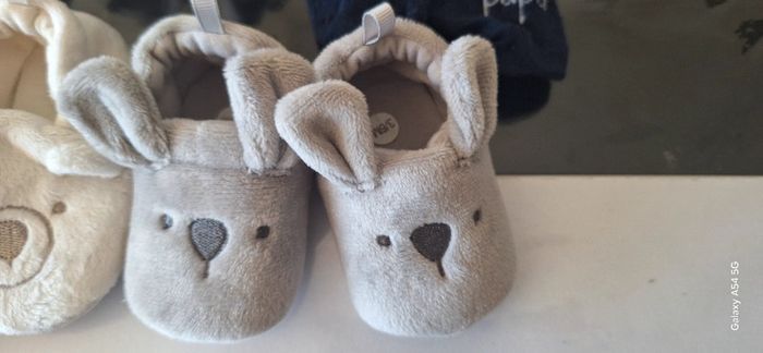 Lot de petit chaussons et chaussettes - photo numéro 5