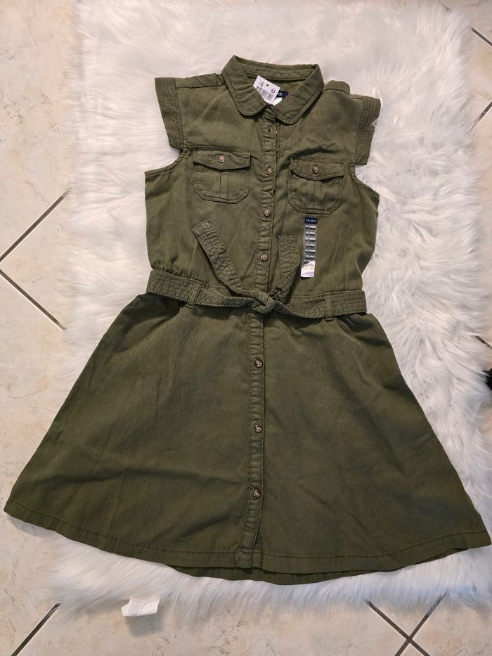 NEUVE (non portée)🏷🤩😍 ⚘️⚘️🩷🩷 Superbe  Robe 10 ans fille⚘️⚘️🩷🩷 - photo numéro 2