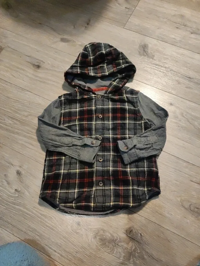 Chemise avec capuche 2 3 ans - photo numéro 4