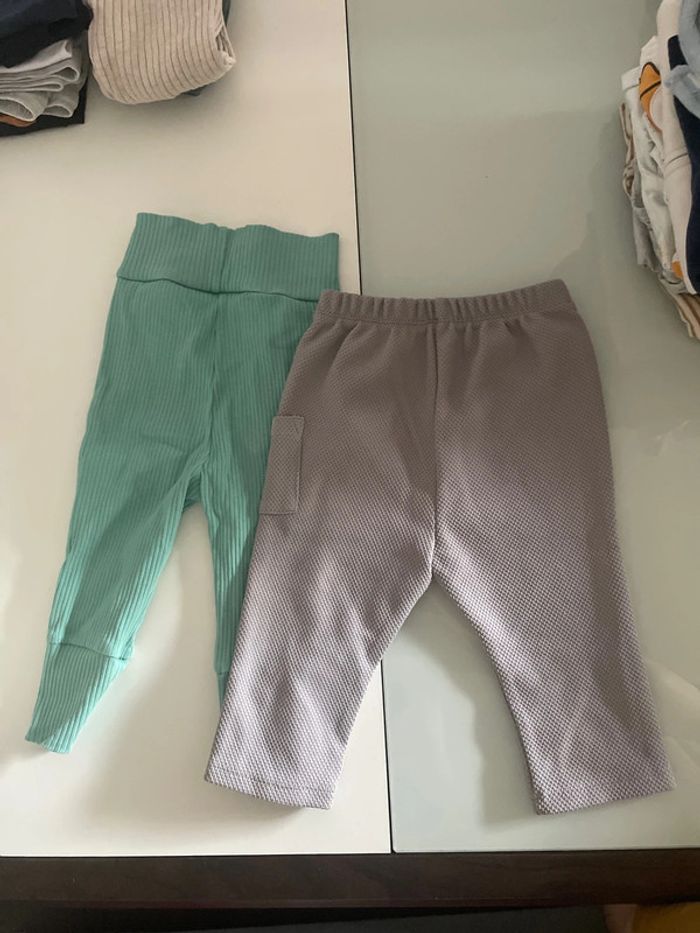 2 pantalons bébé 9 mois - photo numéro 2