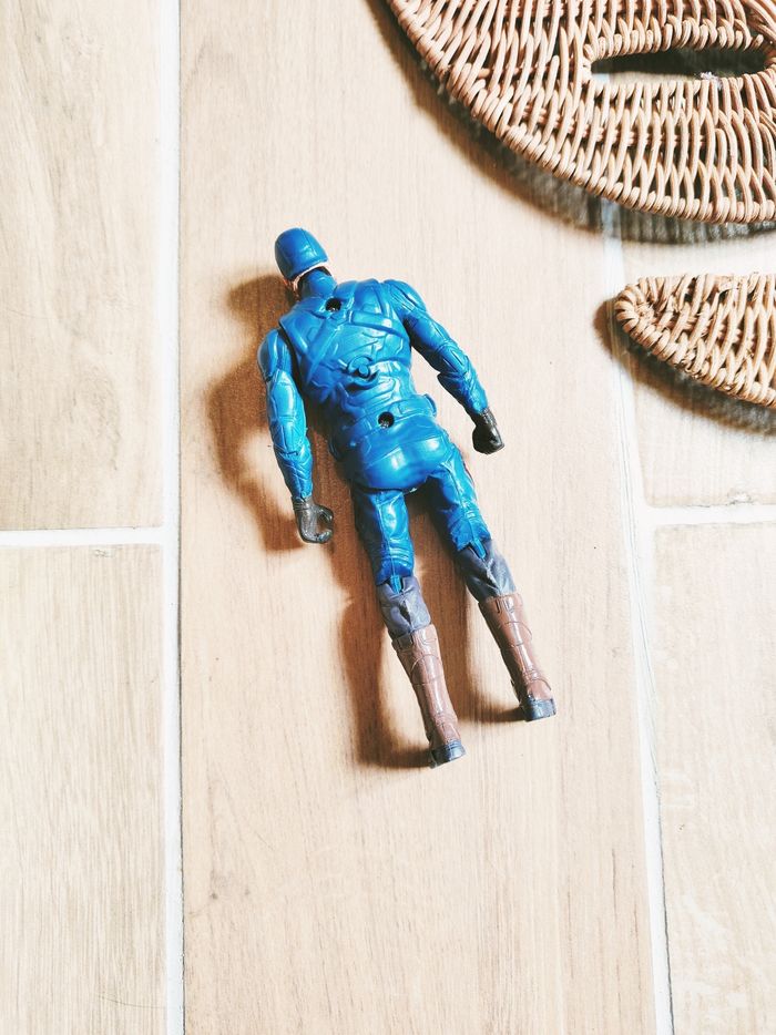 💫Figurine Captain America lumineuse Avengers Marvel marque Hasbro - photo numéro 2