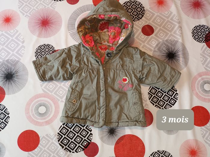 Manteau 👧 taille 3 mois - photo numéro 2