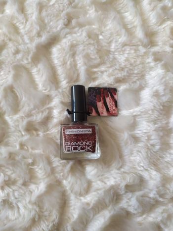 Fashionista Diamond Rock