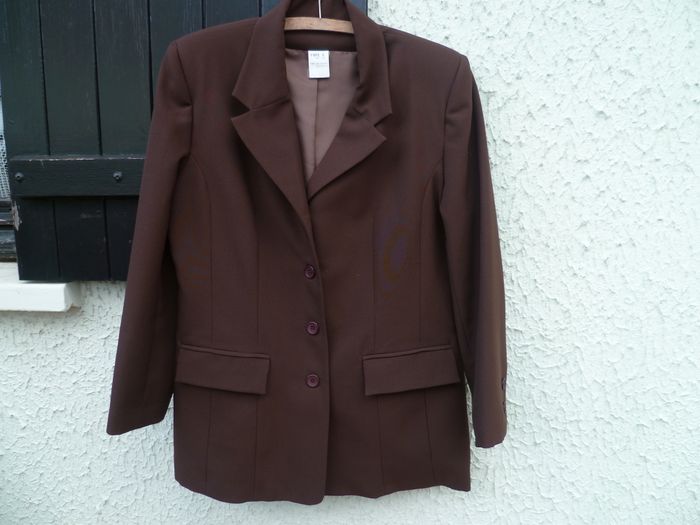 tailleur veste+pantalon+jupe. FBPE