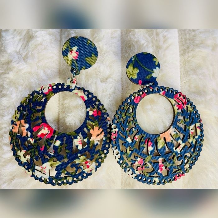 Boucles d'oreilles en bois, faites main! - photo numéro 6