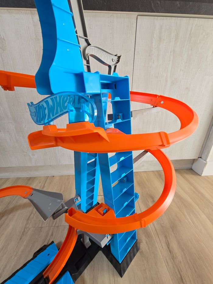 Circuit hot wheels altitude crash + voiture - photo numéro 5