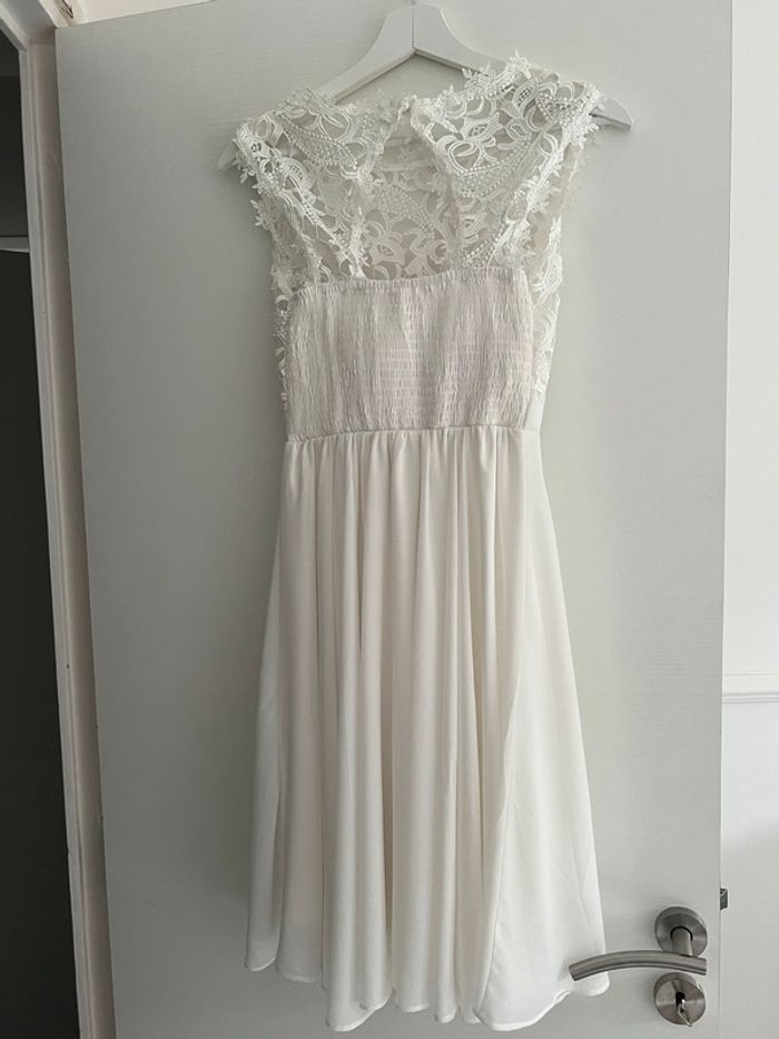 Robe dentelle - photo numéro 3