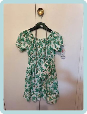Robe à fleurs avec petit sac