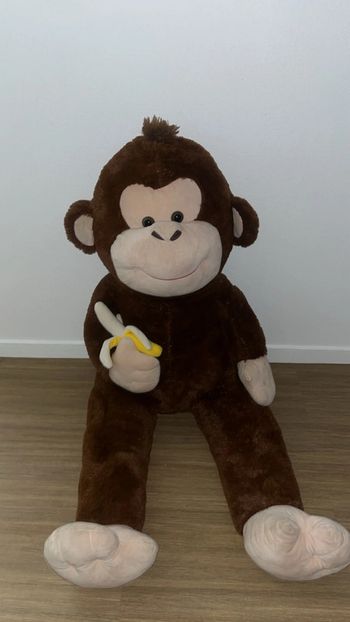 Grosse peluche singe