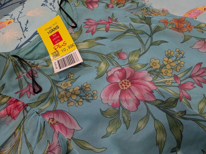 Robe neuve 10 ans - photo numéro 2