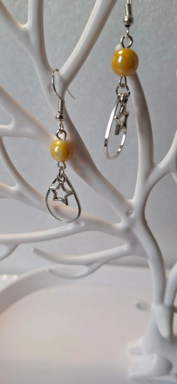 Boucles d’oreilles étoile & perle jaune