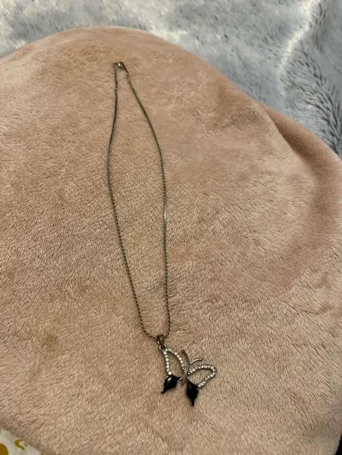 Collier papillon