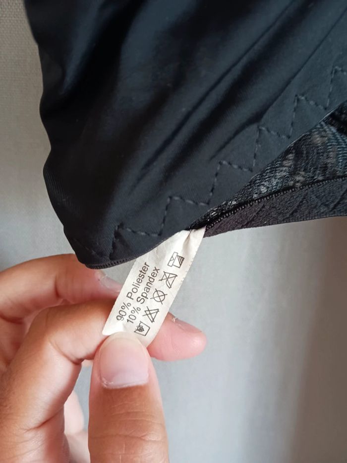 Soutien-gorge noir avec dentelles Taille 110E - photo numéro 3