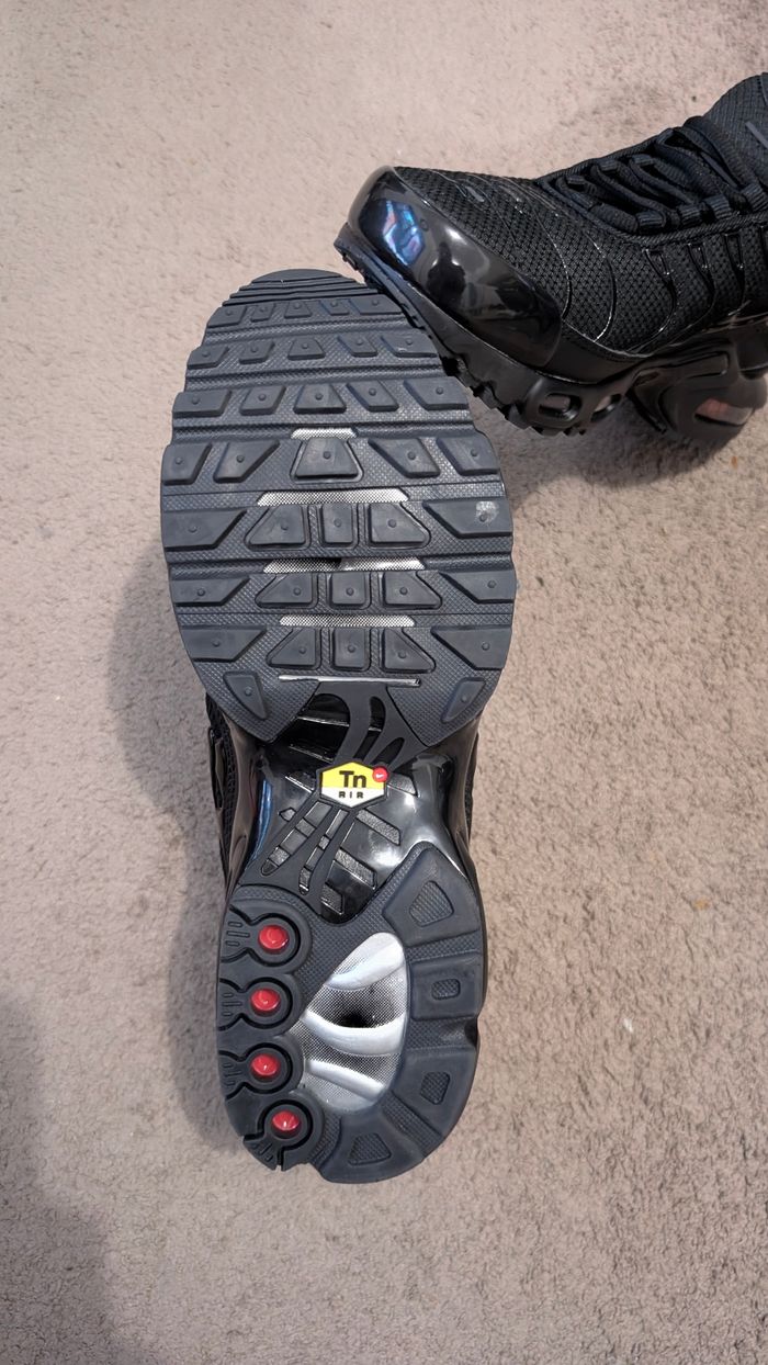 Nike Air Max Plus Triple Noir - photo numéro 5