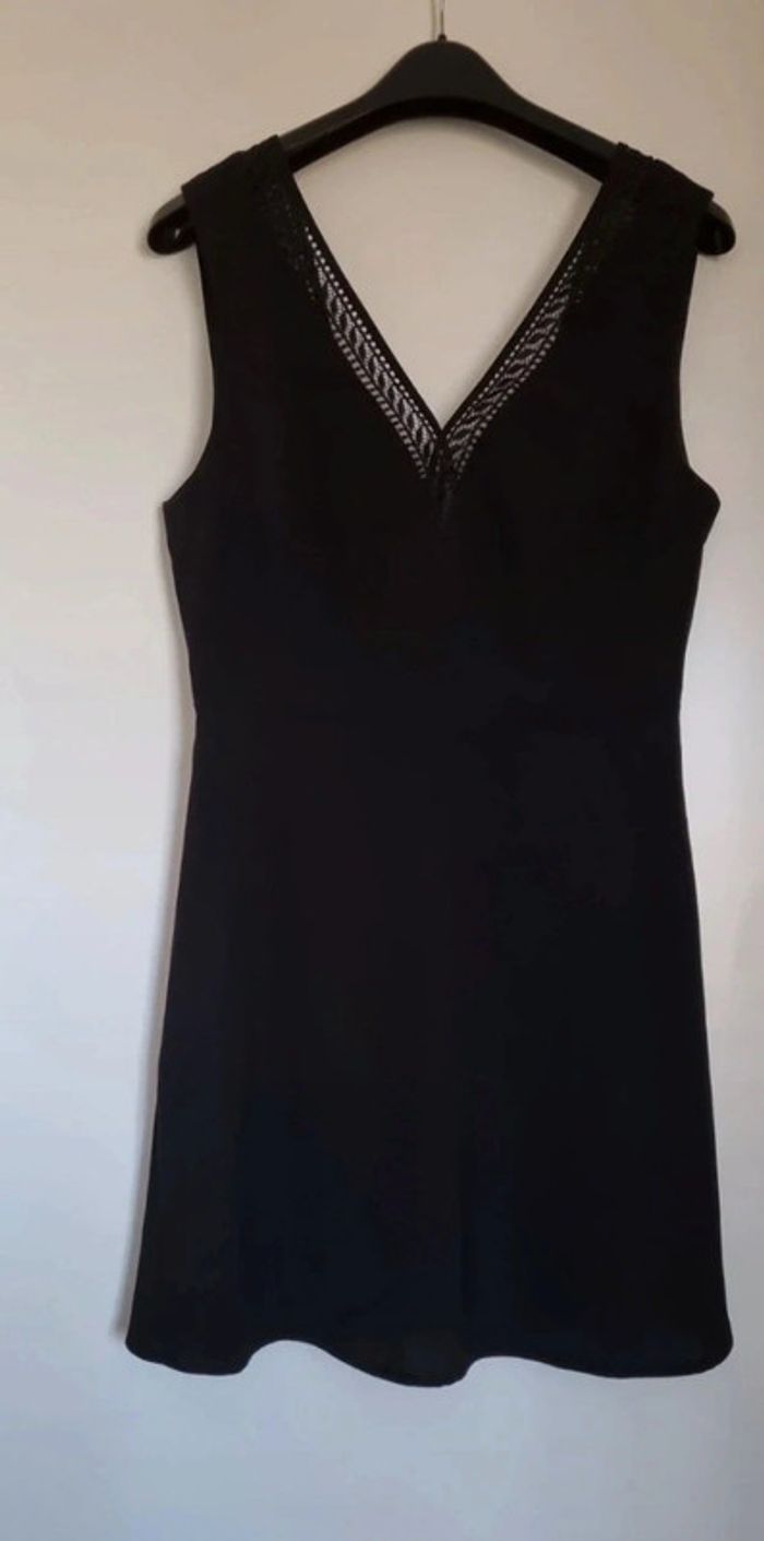 Robe noire trapèze, sans manches