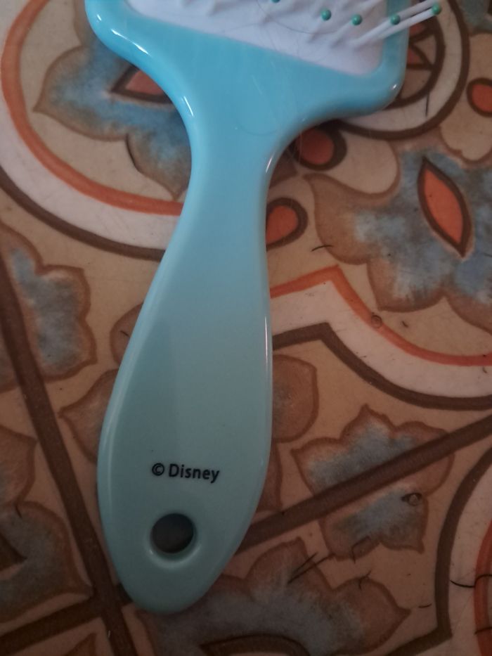 Brosse a cheuveux stitch - photo numéro 3