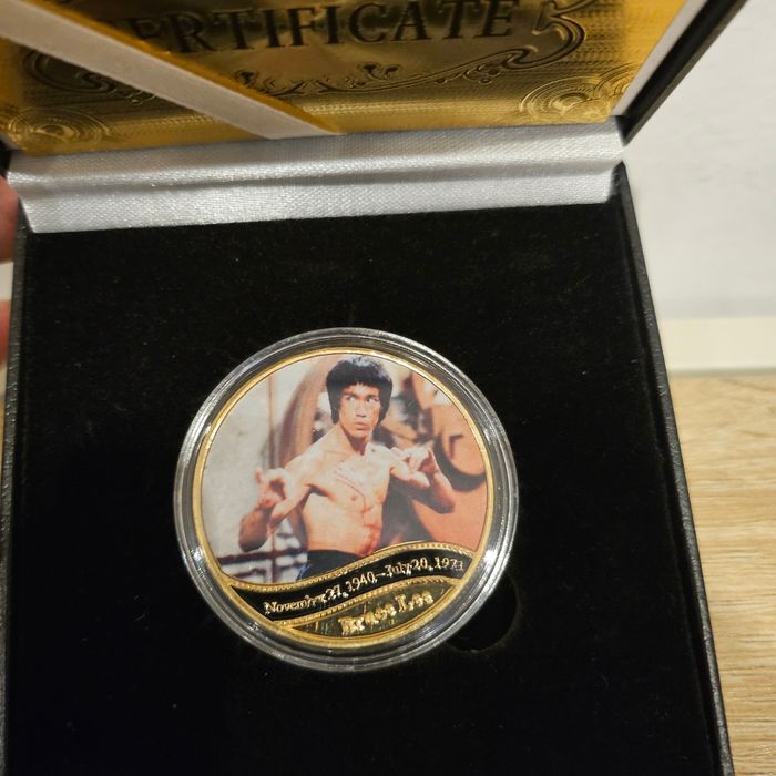 Pièce Bruce Lee plaqué or - photo numéro 2