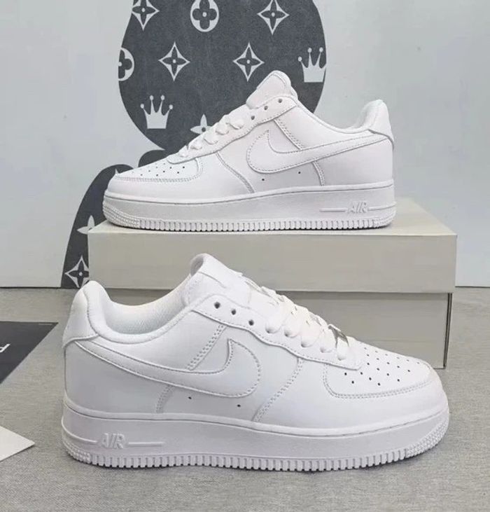 Nike Air Force 1 Low '07 White  41 - photo numéro 7