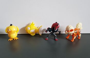Lot 4 Figurines Pokemon