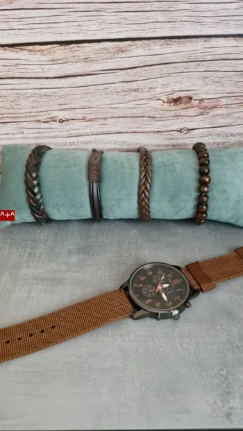 Lot montre + bracelets