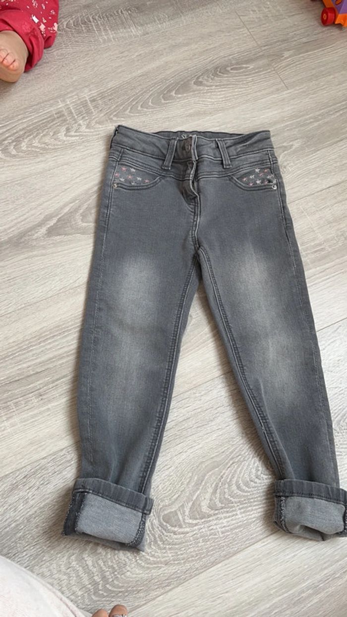 Jean gris fille 5 ans tape à l’œil