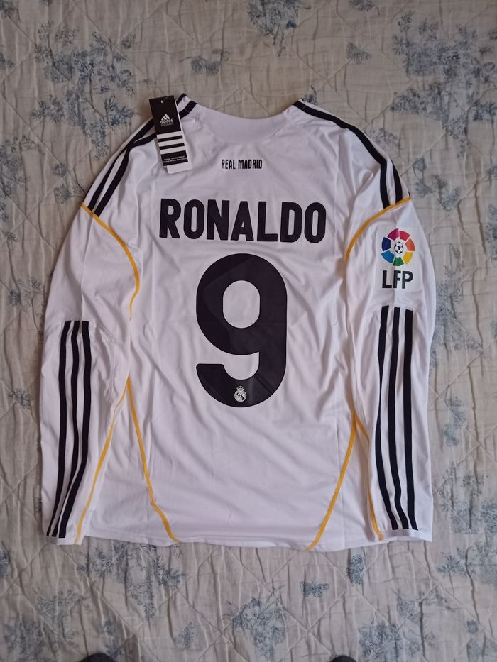 🤍 Maillot domicile 2009/2010 manches longues – Ronaldo 9 – Taille S
- photo numéro 2