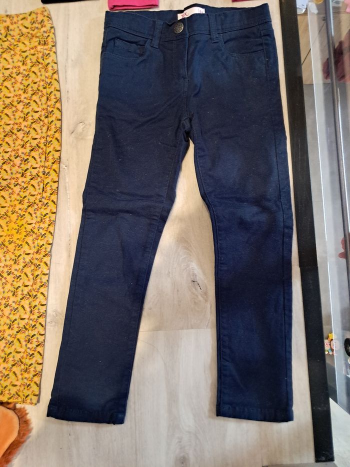 Lot de pantalons fille 6ans neufs et excellent état - photo numéro 3