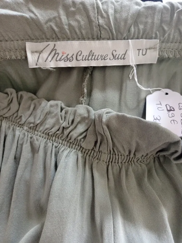 Short kaki style clou sur les côtés avec ceinture intégrée T.36/38 Miss culture Sud - photo numéro 5