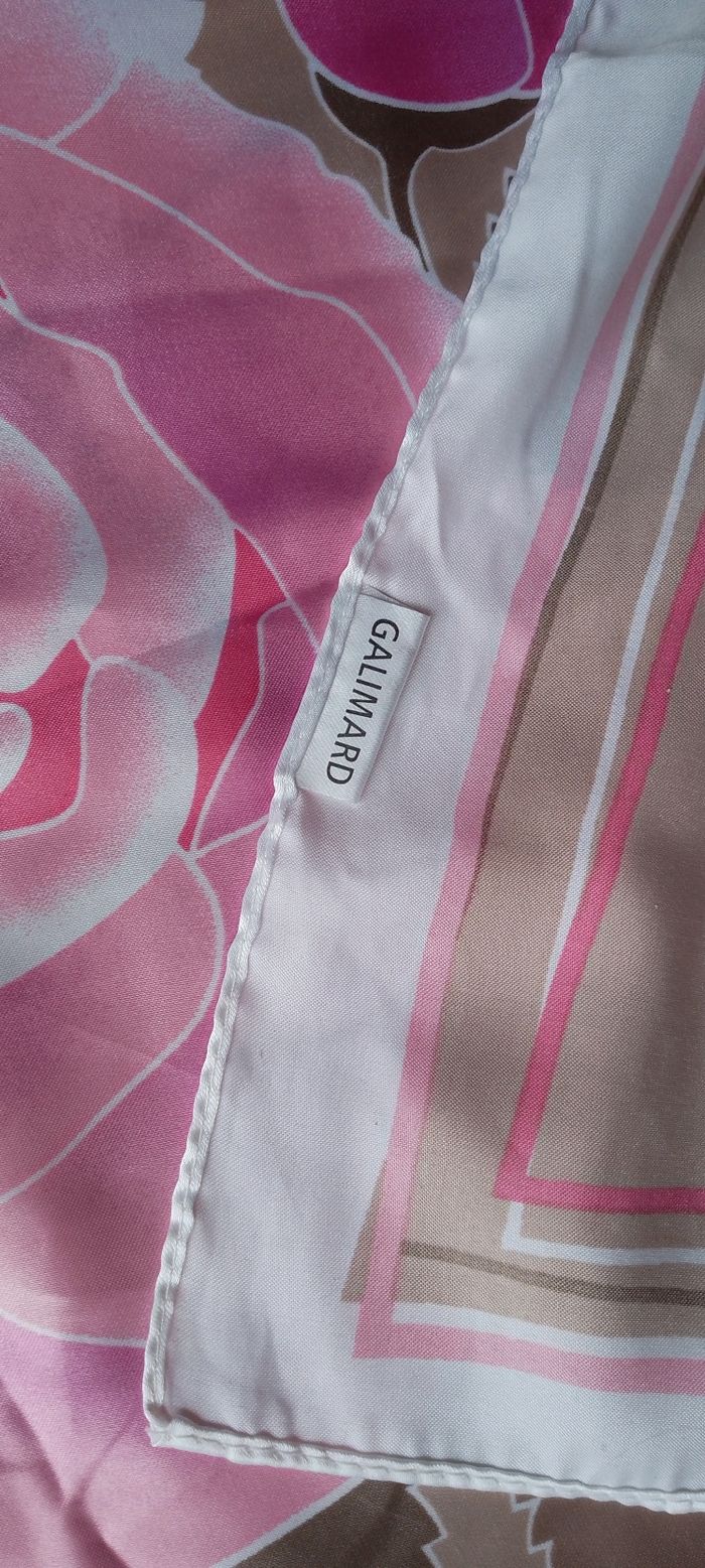 Joli foulard Galimard 90x90 CMS . Polyester - photo numéro 2