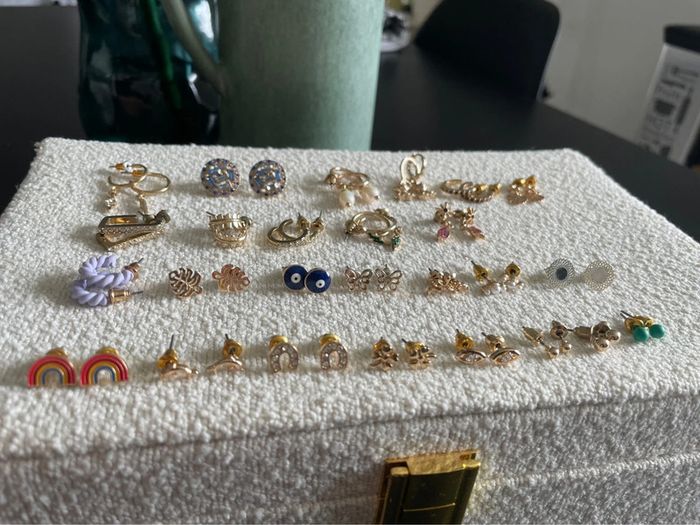 Lot 26 paires boucles d’oreilles