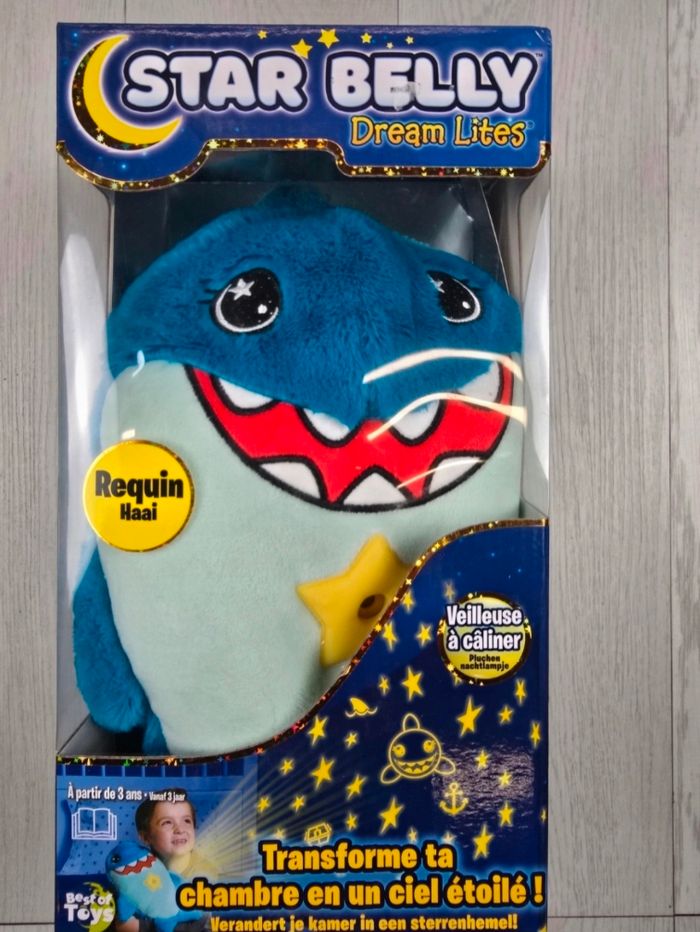 🌟 Requin Veilleuse a Caliner- Star Belly Dream Lites 🌟