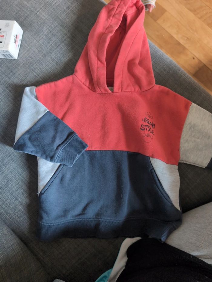 Sweat à capuche Verbaudet taille 3 ans