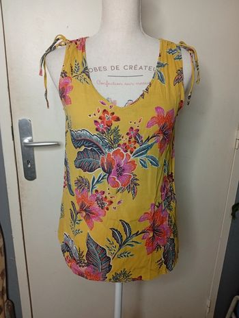 Jolie Top/débardeur Naf Naf taille M