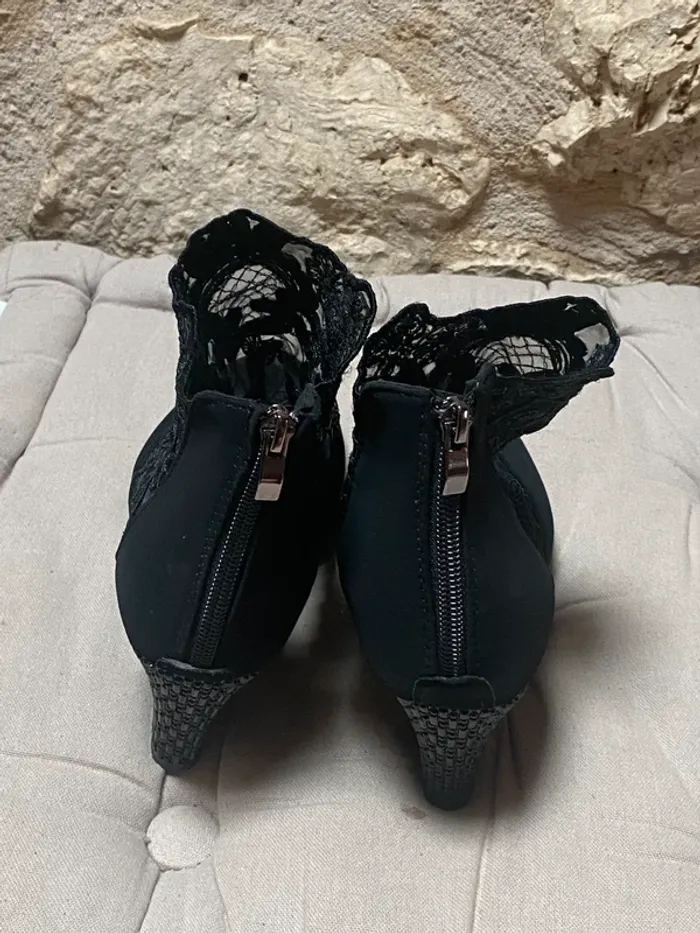 Bottines noires à talon avec dentelle taille 36 - photo numéro 3