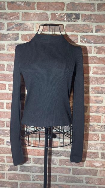 Haut noir ligné manches longues Pull and Bear Taille M / 38