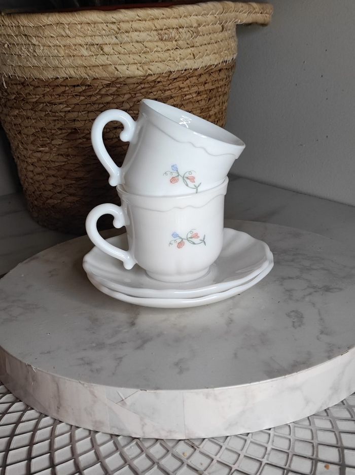 Tasses arcopal fleurs bois de senteur - photo numéro 2