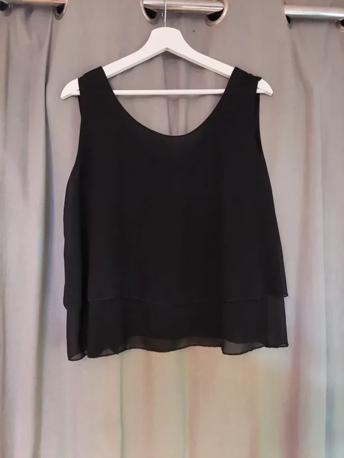 Top Noir Volanté avec Nœud au Dos – Taille 38 (Marque Fashion) - parfait état - photo numéro 2